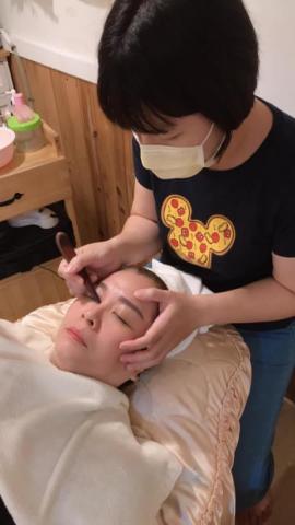 Tzuting 洪 - 臉部撥筋