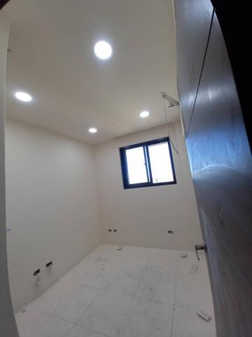 js創意噴塗 - 桃園平鎮 色系玫瑰白