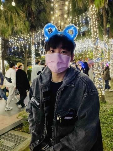 提供寄貨711服務的專家廖振翊