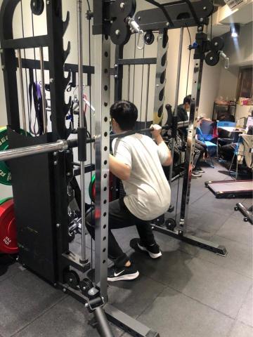 張志豪 - 健身中 張志豪 - 健身中