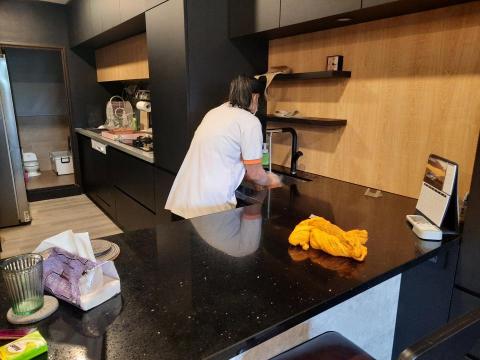 拉比黑肚 - 3／14再次辛苦嘉穎企業社清潔團隊，你們的主動付出、協助他人、完成夢想！以使命感來協助屋主～您們辛苦了！嘉穎企業社會不斷努力學習如何給予客戶幸福居家！再次感謝屋主給予嘉穎企業社機會服務！