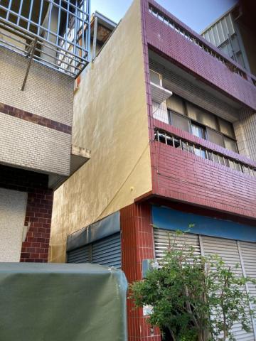 威振油漆工程 - 外牆防水工程，上面漆