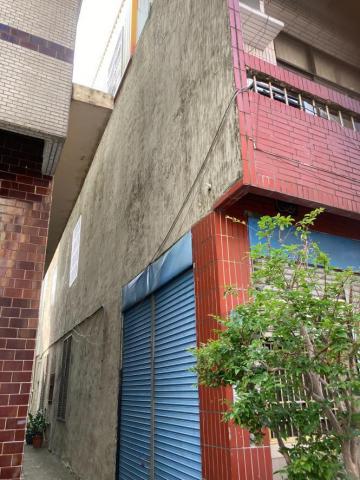 威振油漆工程 - 外牆防水工程，清除青苔後