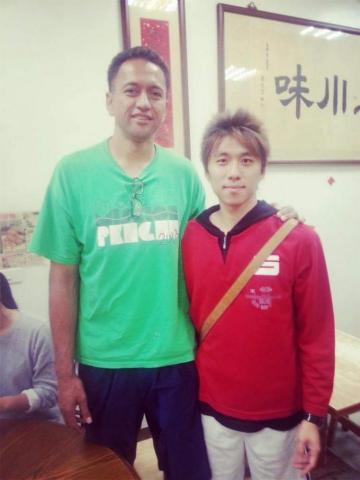 張教練 - 吃飯遇到前宏國傳奇中鋒雷克斯,太開心啦 張教練 - 吃飯遇到前宏國傳奇中鋒雷克斯,太開心啦