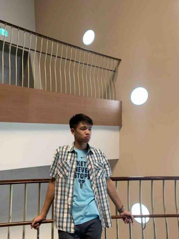 提供高中化學服務的專家翁頂軒