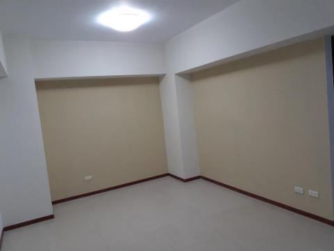 宏源工程行 - 畫家的房子施作多色乳膠漆