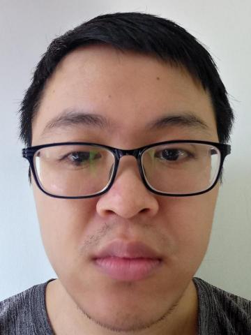 提供外送機車服務的專家鍾富誠