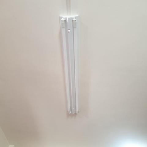 楊曜伃 - 更換T8雙管日光燈