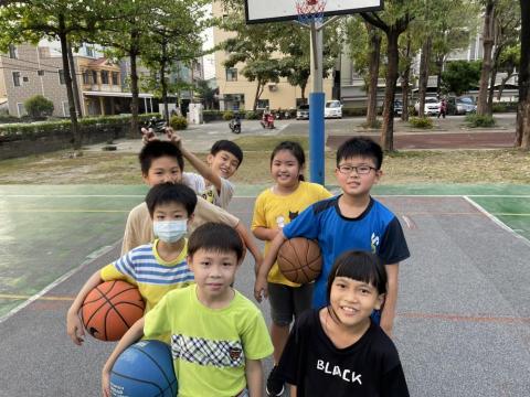 提供三民服務的專家鄧建鈞