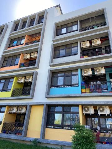 永舜節能有限公司 - 吊掛 室外機 施工中 每台間距都要一樣  永舜節能有限公司 - 吊掛 室外機 施工中 每台間距都要一樣