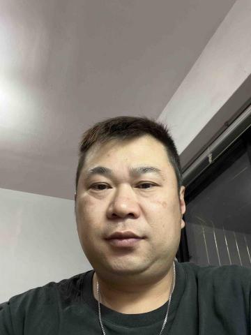 提供不鏽鋼樓梯扶手服務的專家黃財生