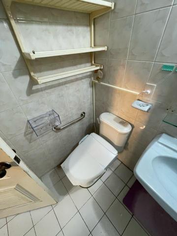 許竣霖 - 新增扶手+衛生紙盒+馬桶舊換新+免治馬桶蓋+插頭以壓條方式配至馬桶上方插座