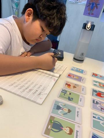 芸萱-專職「英文/中文」線上家教 - 