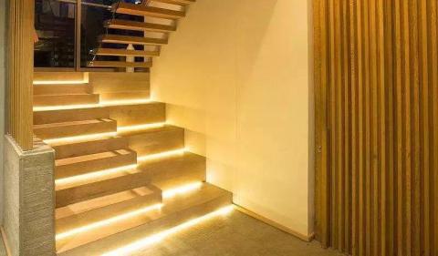 別墅、透天、規劃、統包 - 109。樓梯間接照明