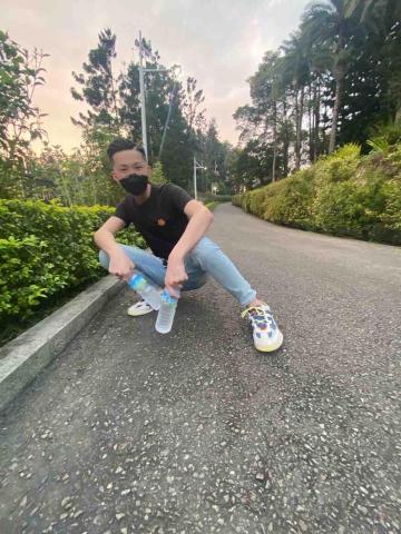 提供代拼樂高工作服務的專家鄧聖昱