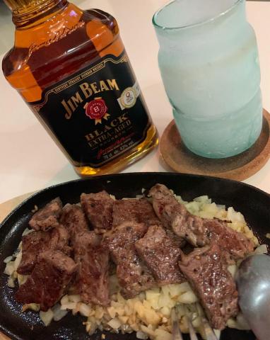 Cook & Clean - 全蒜?鐵板無骨牛小排
搭配任何Whiskey!無誤?