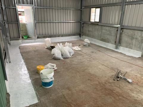 安室專業防水工程 - 使用矽酸質耐酸鹼防水材加強滲水處施工