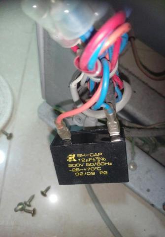 李哲豪 - 冰箱維修