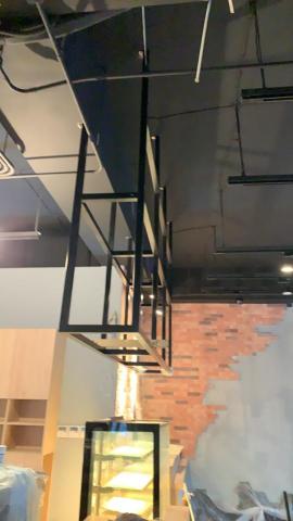 鴻鼎實業 - 工業風吊櫃設計