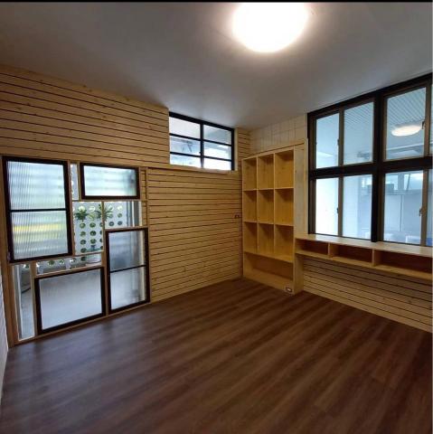 安皓澤 - 卡扣地板、木作系統櫃、拼接門片製作