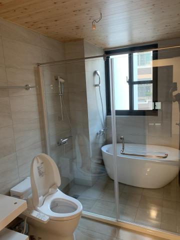 凱潔清潔有限公司 - 裝潢完成後的所有廁所細部清潔。