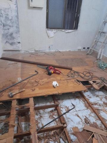 鄭仁彰 - 木地板拆除中