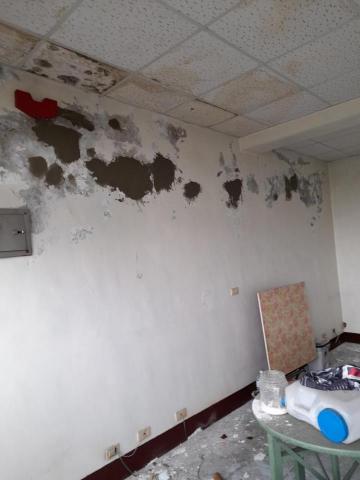 鄭仁彰 - 壁癌處理中