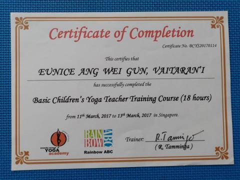 Yoga @石門水庫 - 2017年在新加坡完成18小時初階親子瑜伽師培