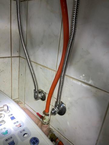 極簡水電維修行-五星卓越專家《於本平台暫停服務》 - 於本平台第十六單維修
夜間水電維修更新安裝
熱水器進出水凡爾更換