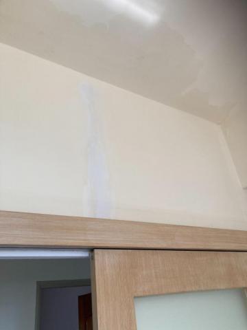 威振油漆工程 - 舊有矽酸鈣接縫龜裂，重新整平