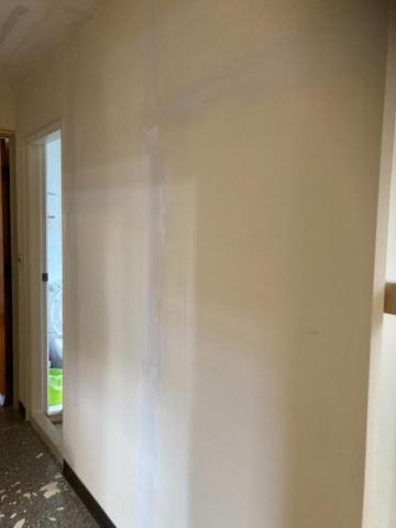 威振油漆工程 - 舊有矽酸鈣接縫龜裂，重新整理平