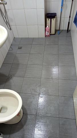 柯全泰 - 浴室瓷磚 - 讓頑強的縫隙污垢都一塵不染喔！