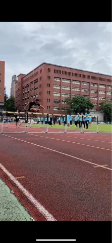 周郁惟 - 國中專項為跨欄