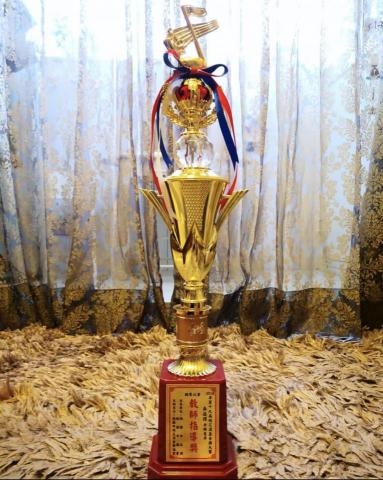 鋼琴教學 - 指導學生參加2019年桃花源盃鋼琴大賽，六年級組第三名之教師指導獎獎盃
