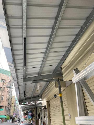 威振油漆工程 - 鐵皮浪板漆   施工前