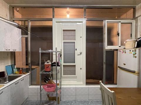 鉅大科技實業社 - 業主廚房後巷退縮採用強化玻璃構架&系統廚具(完工照) 鉅大科技實業社 - 業主廚房後巷退縮採用強化玻璃構架&系統廚具(完工照)