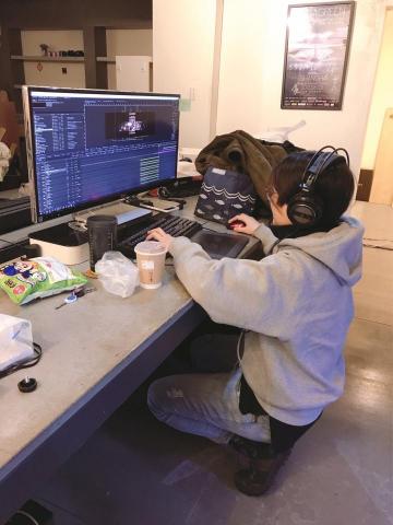 張小姐 - 之前在朋友公司幫忙的照片。