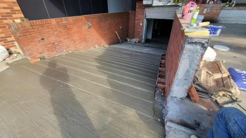 泥作阿漳 - 停車場的地道完成照