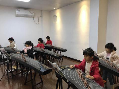 佳萱（古箏/鋼琴教學） - 