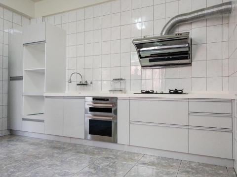 富築室內設計 地板/壁紙/窗簾 - 