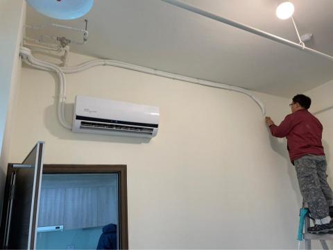 東申亮空調工程-阿輝 - 一對三明管施工