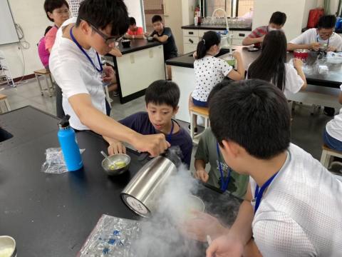 黃俊凱 - 科學營講師