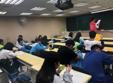 劉宗倫線上、實體數理家教 - 高中數學解題帶班經驗