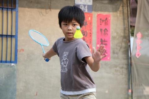吳亭萱 - 陪小孩玩羽球，空檔休息時在一旁拍下的照片
