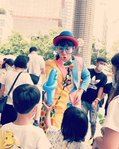 Quint Quint - 小丑表演