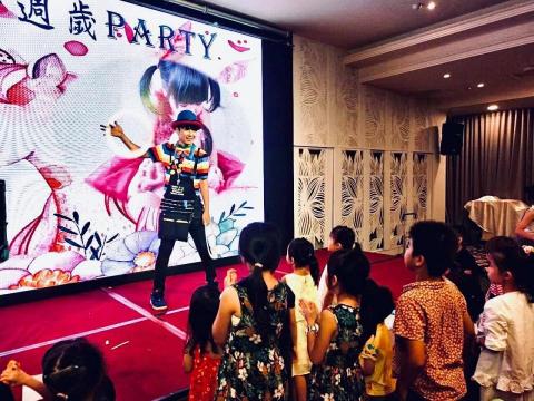 Quint Quint - 兒童雜技