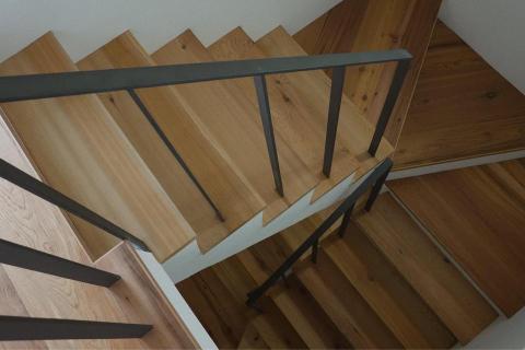 三木室內設計裝修 - 實木樓梯與扁鐵