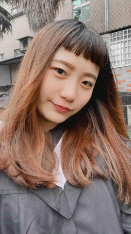 提供外語領隊服務的專家黃陳汶芳