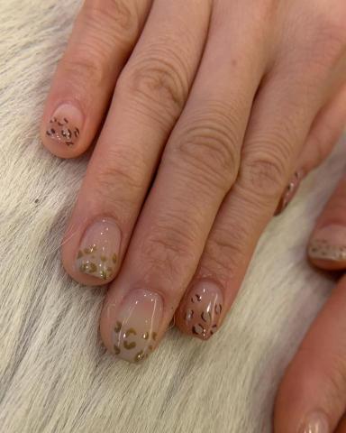 yi-ju nail - 漸層+豹紋，狂野的豹紋也能很柔和?