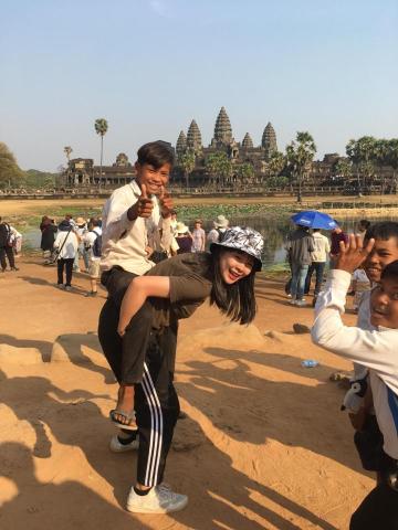 陳荳蓉 - 柬埔寨志工活動照片